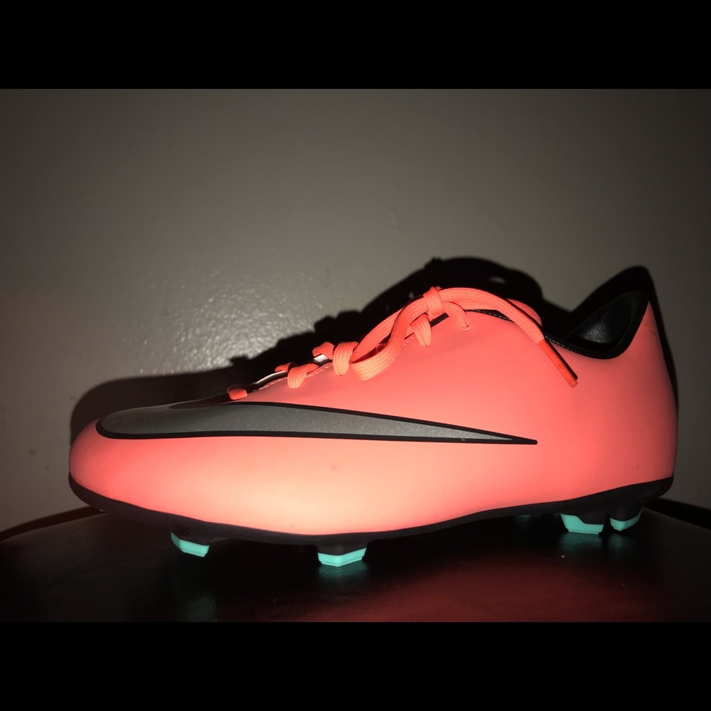 Soccer cleats
